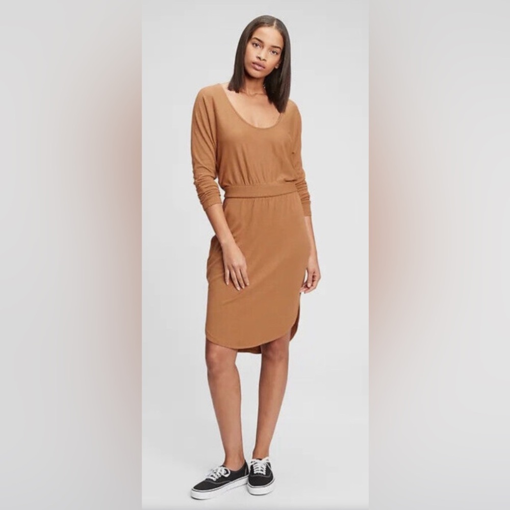 NWT GAP knit dress in size small (tall)